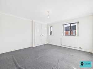 Bedroom- click for photo gallery